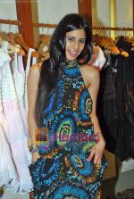 Soniya Mehra at Nishka Lulla fashion preview in Fuel on 30th Sep 2009 (42).JPG